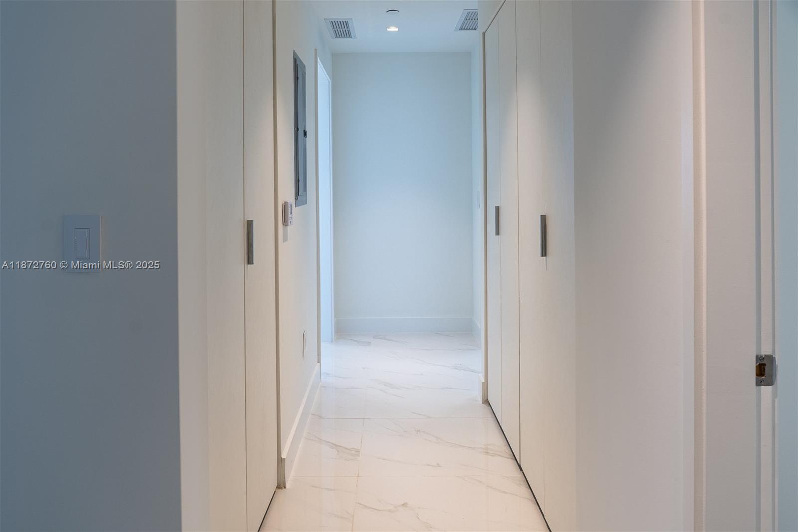 BAY BREEZE - Residential Lease