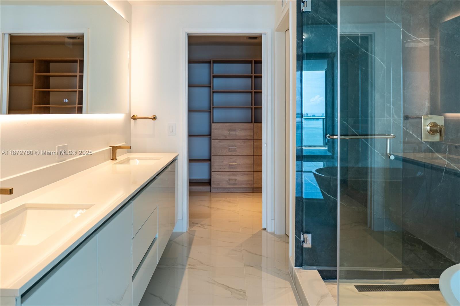 BAY BREEZE - Residential Lease