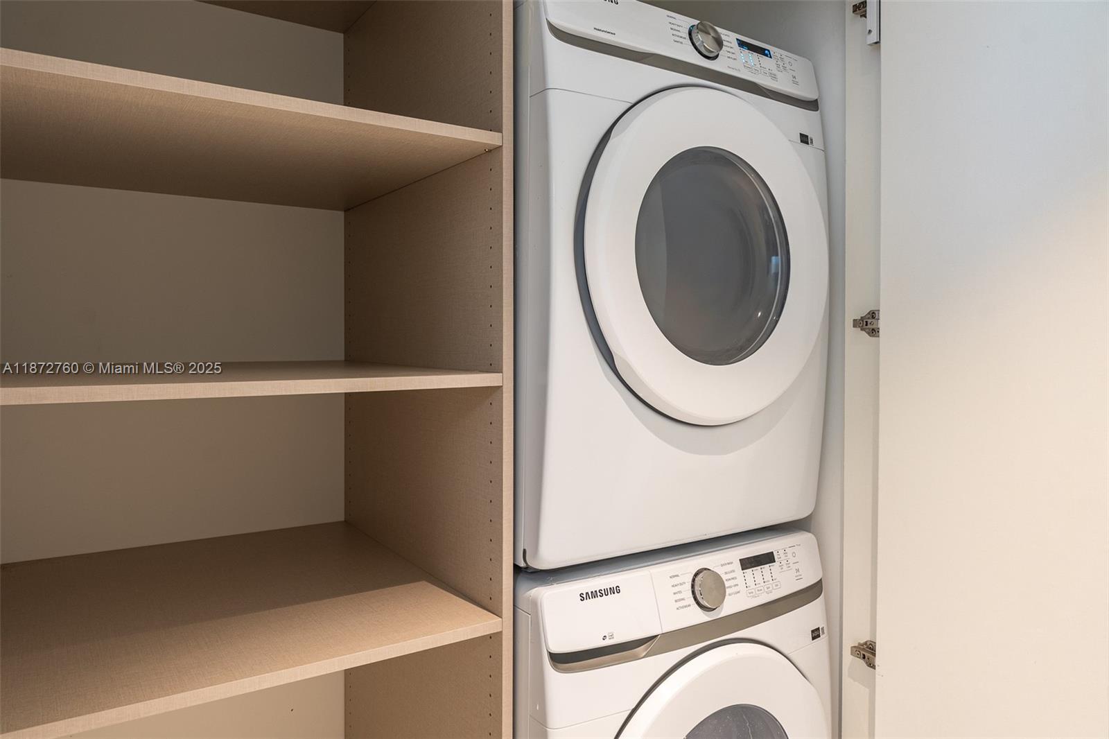 BAY BREEZE - Residential Lease