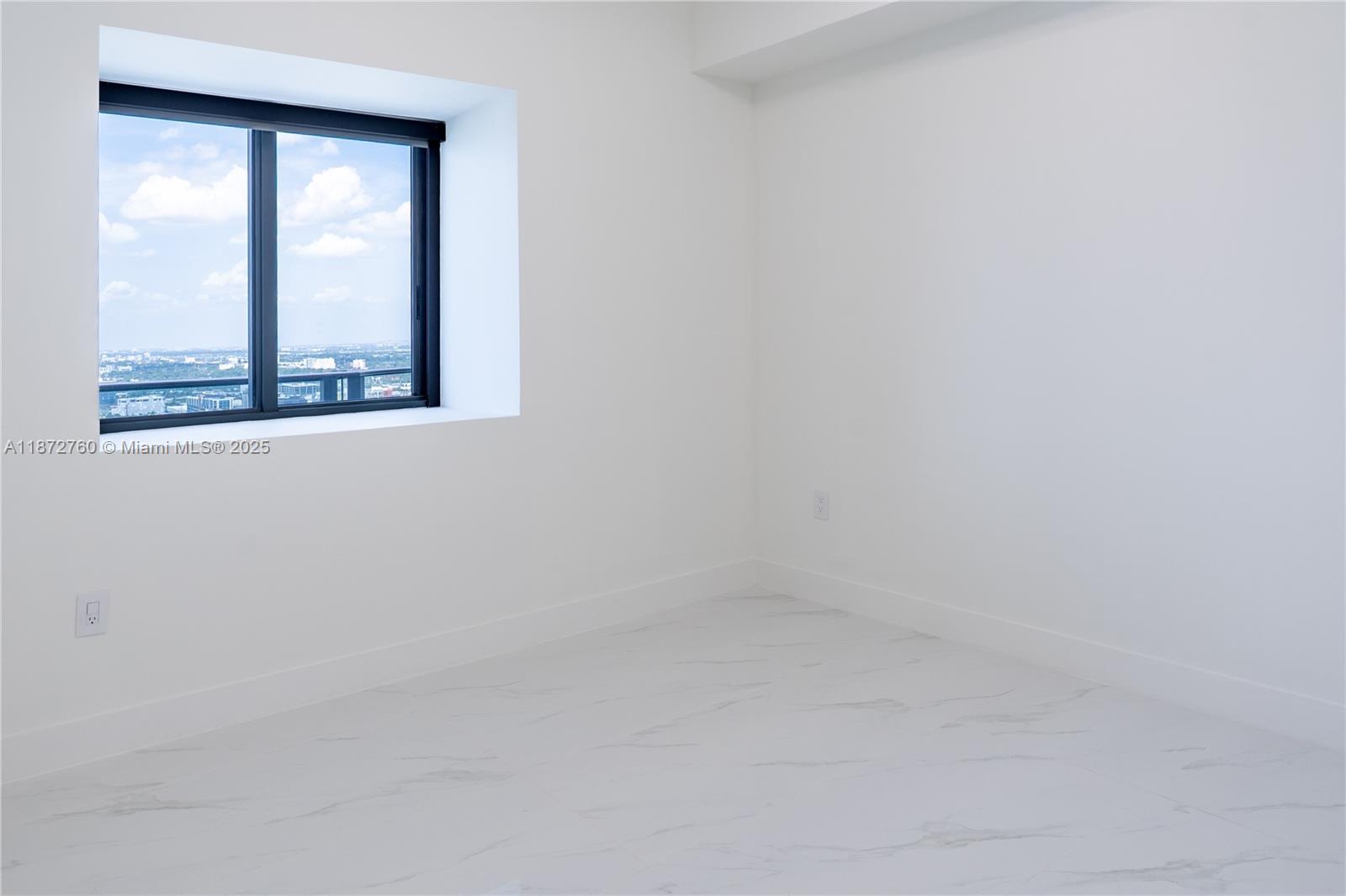 BAY BREEZE - Residential Lease