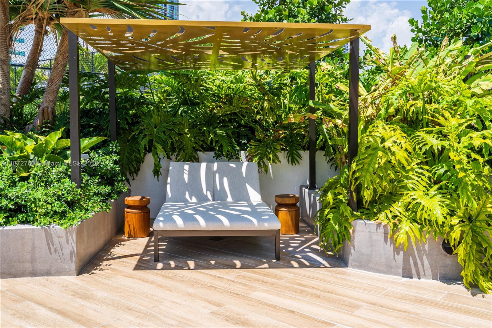 BAY BREEZE - Residential Lease