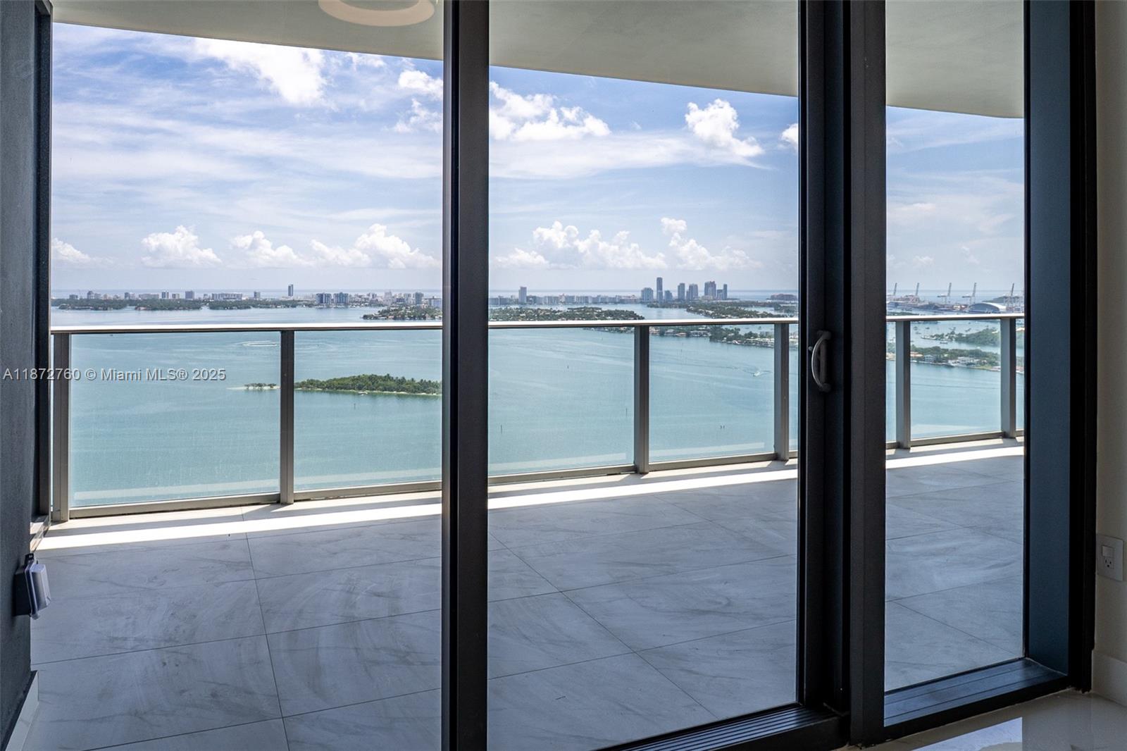 BAY BREEZE - Residential Lease