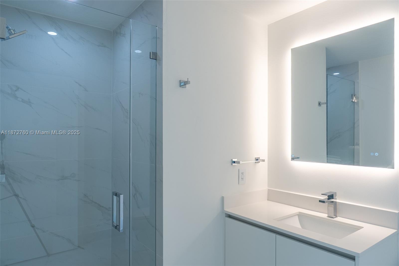 BAY BREEZE - Residential Lease