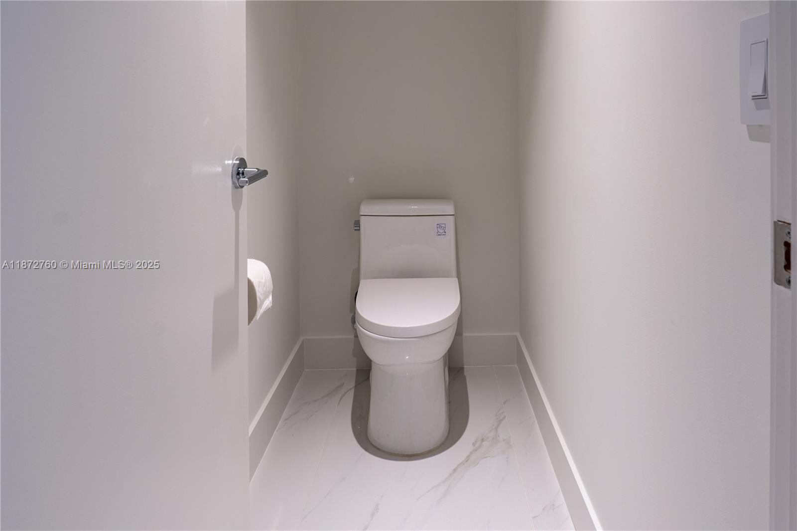 BAY BREEZE - Residential Lease