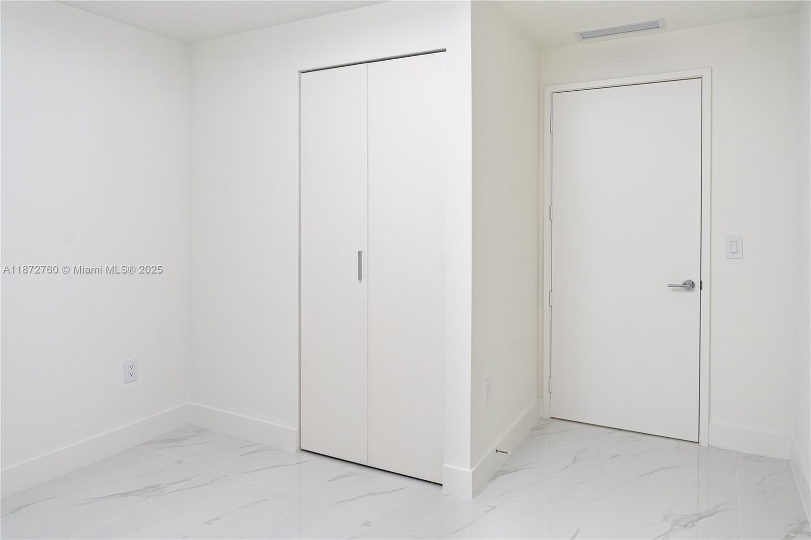 BAY BREEZE - Residential Lease