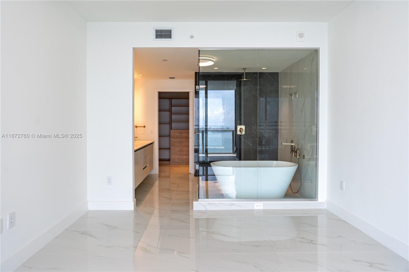 BAY BREEZE - Residential Lease