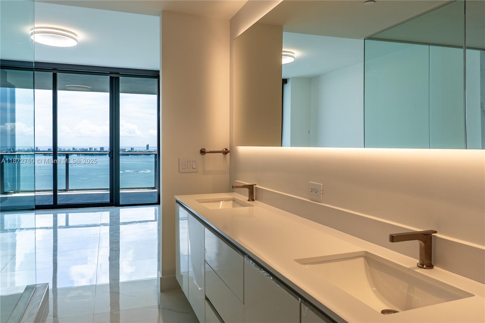 BAY BREEZE - Residential Lease