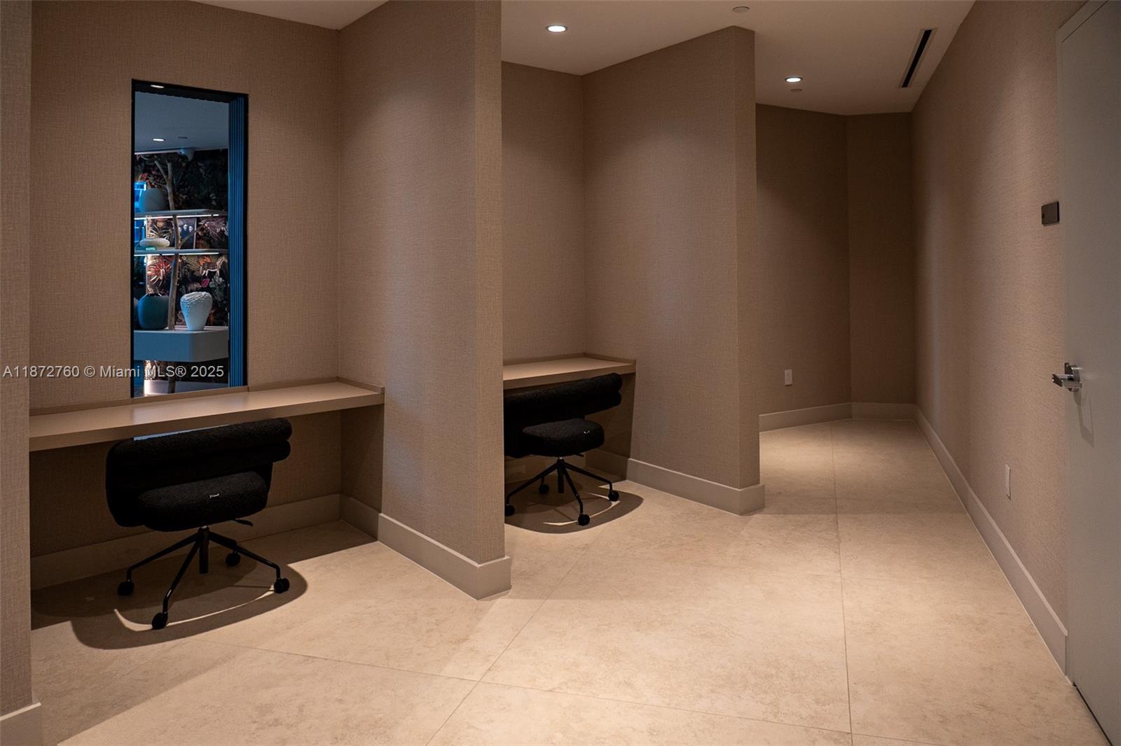 BAY BREEZE - Residential Lease