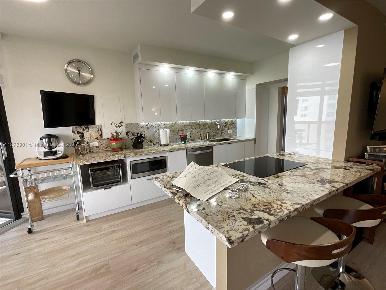 TERRACES NORTH TURNBERRY - Residential Lease