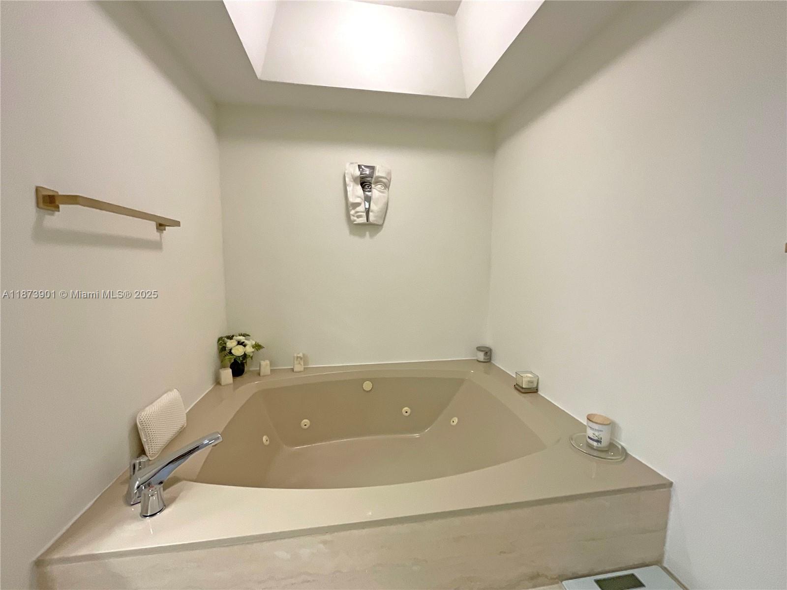 TERRACES NORTH TURNBERRY - Residential Lease