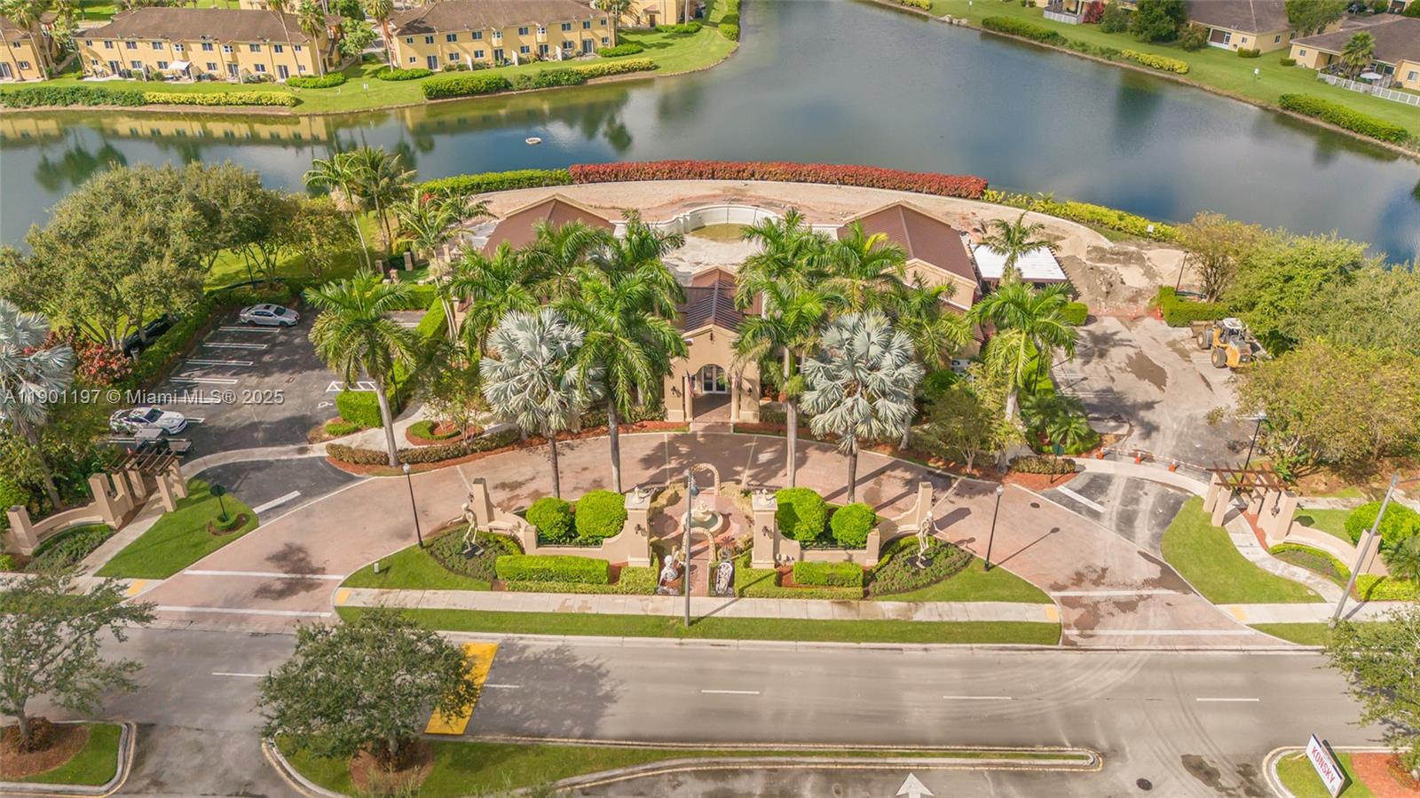 VILLAS AT CARMEL CONDO NO - Residential