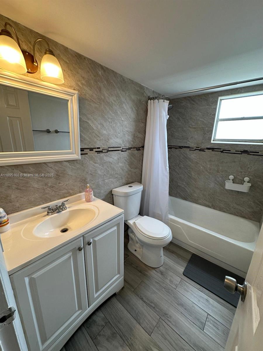 PIER 43 CONDO - Residential Lease