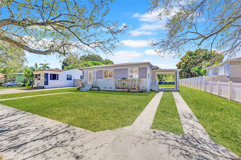 Photo of 2462 Washington St, Hollywood, FL 33020 (MLS # A11973119)