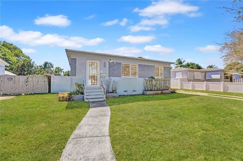 Photo of 2462 Washington St, Hollywood, FL 33020 (MLS # A11973119)