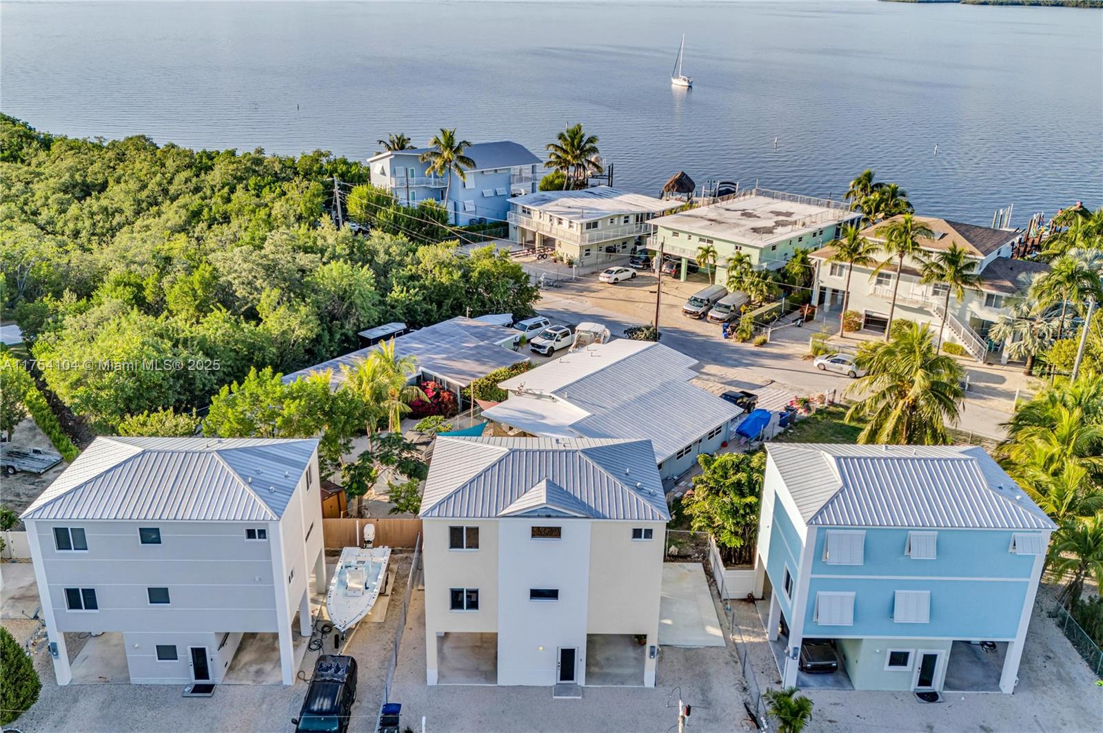 Rental Property at 9 Gulf Dr, Key Largo, Monroe County, Florida - Bedrooms: 3 
Bathrooms: 3  - $4,000 MO.