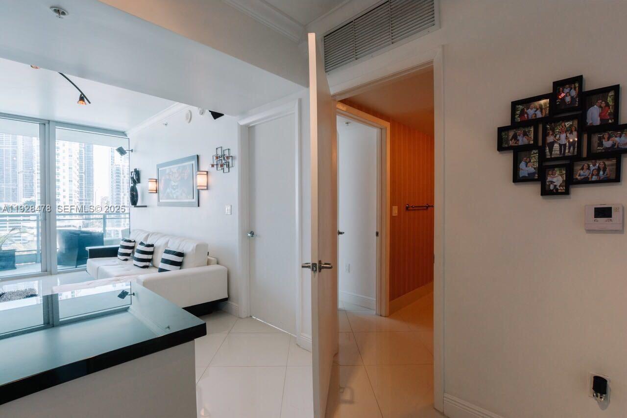 MINT CONDOMINIUM - Residential