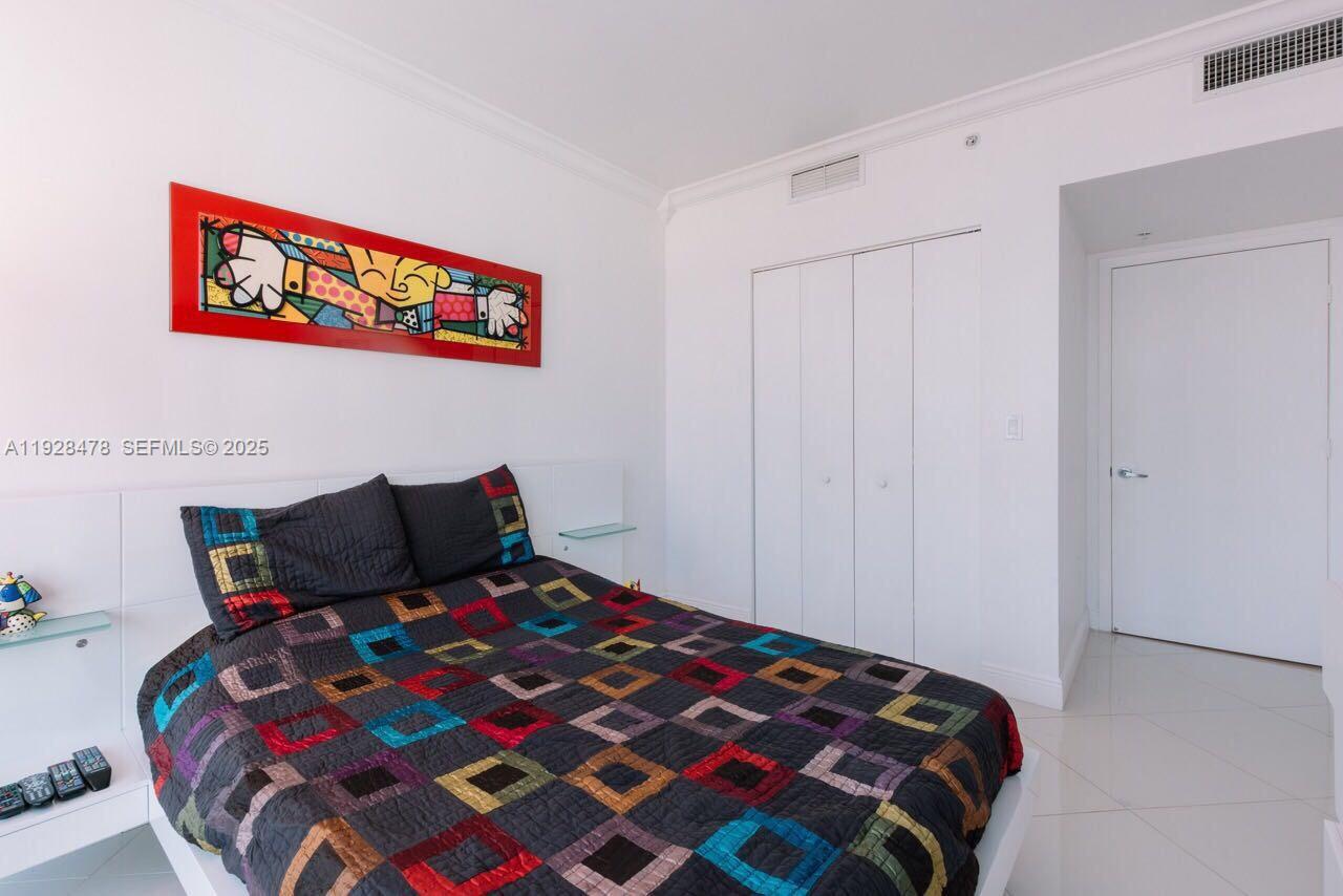 MINT CONDOMINIUM - Residential