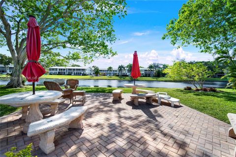 Tiny photo for 28 Islewood B #28, Deerfield Beach, FL 33442 (MLS # A12007848)