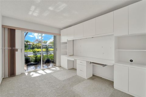 Tiny photo for 28 Islewood B #28, Deerfield Beach, FL 33442 (MLS # A12007848)