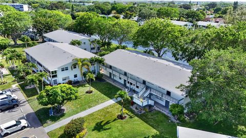 Tiny photo for 28 Islewood B #28, Deerfield Beach, FL 33442 (MLS # A12007848)