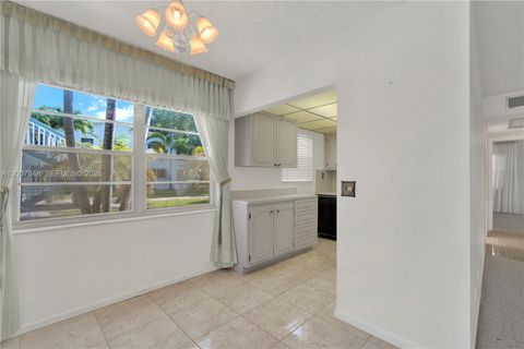 Tiny photo for 28 Islewood B #28, Deerfield Beach, FL 33442 (MLS # A12007848)