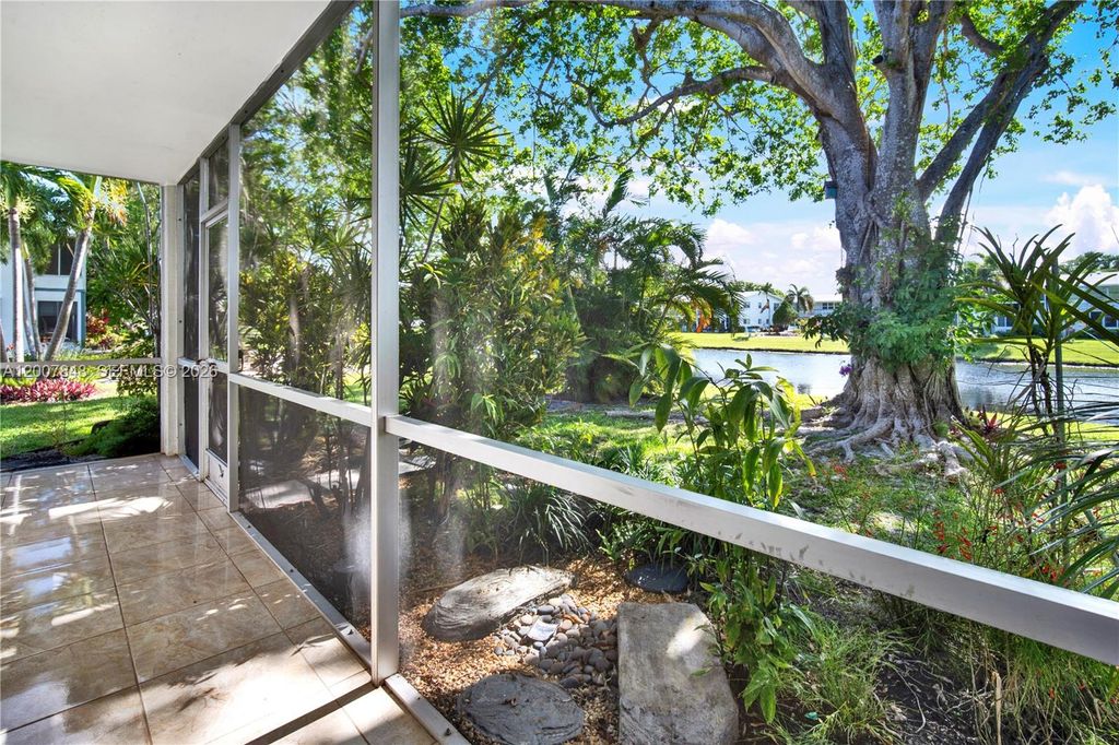 Photo of 28 Islewood B #28, Deerfield Beach, FL 33442 (MLS # A12007848)