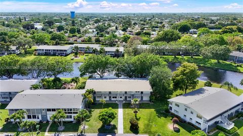 Tiny photo for 28 Islewood B #28, Deerfield Beach, FL 33442 (MLS # A12007848)