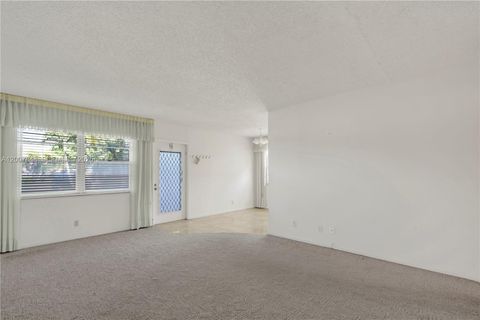 Tiny photo for 28 Islewood B #28, Deerfield Beach, FL 33442 (MLS # A12007848)