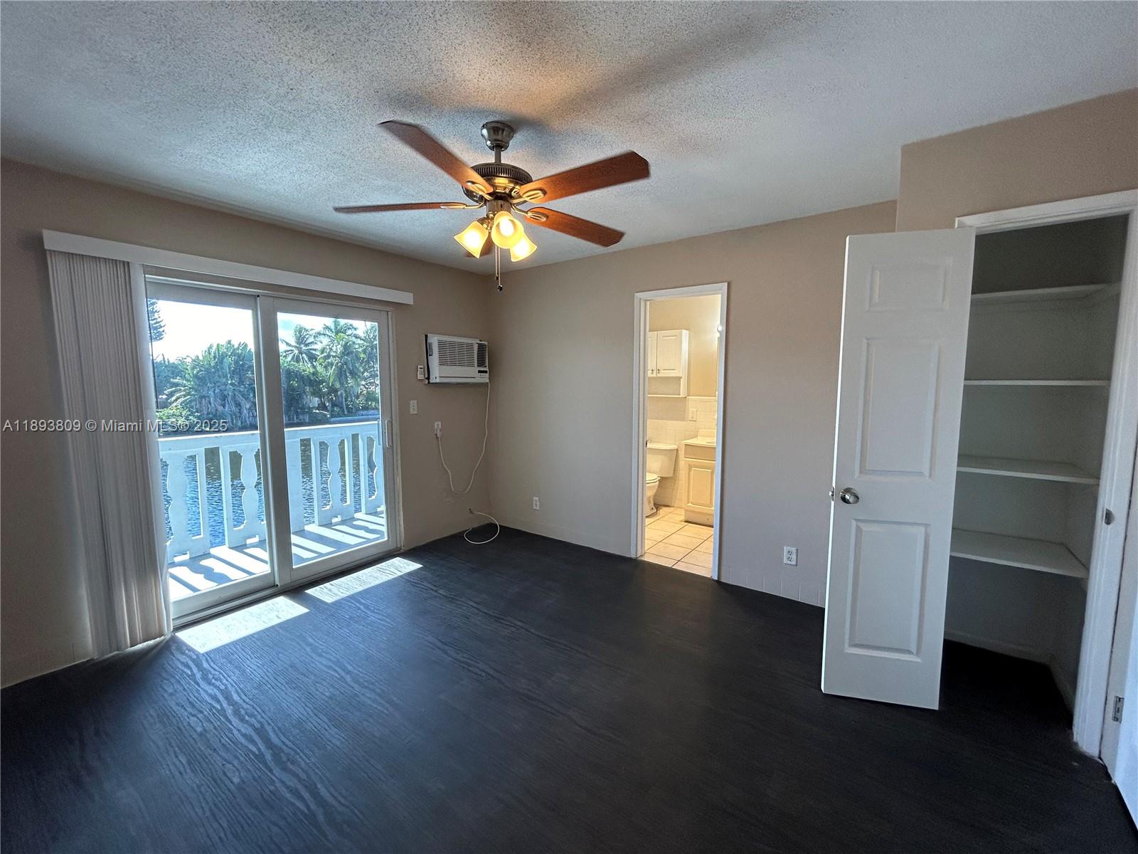 OAKLAND BOULEVARD DEV - Residential Lease
