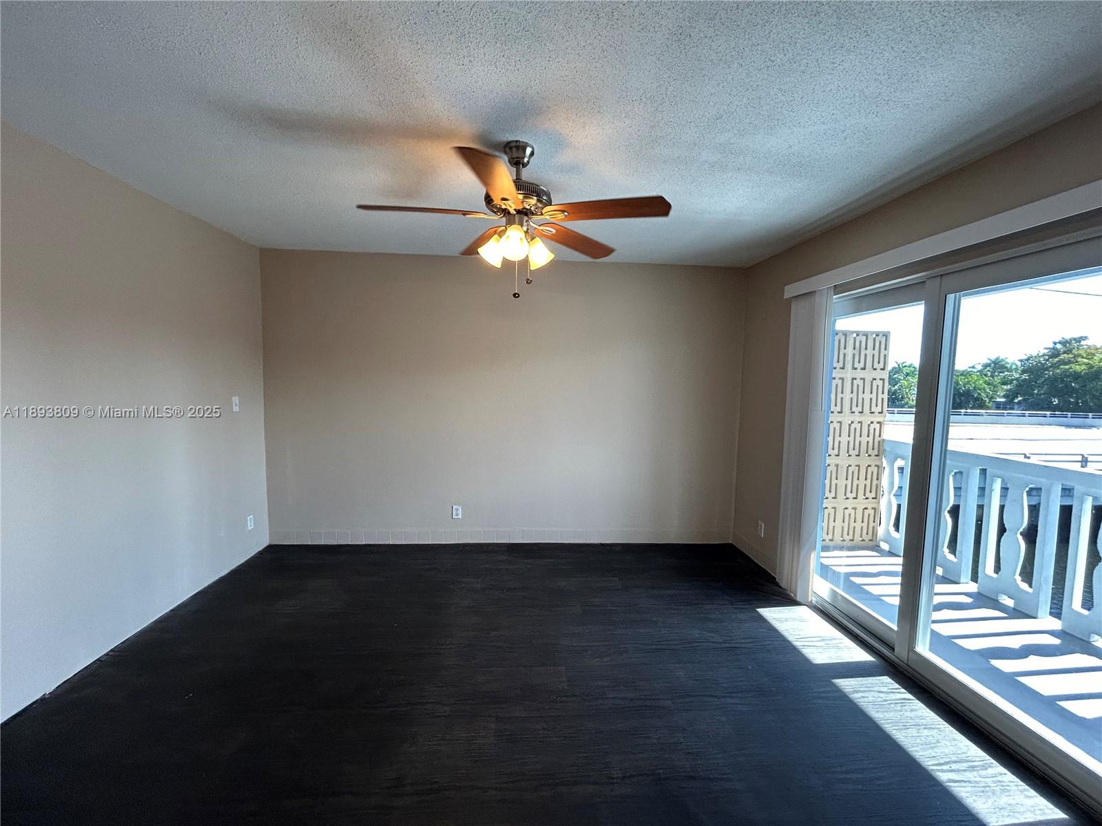 OAKLAND BOULEVARD DEV - Residential Lease