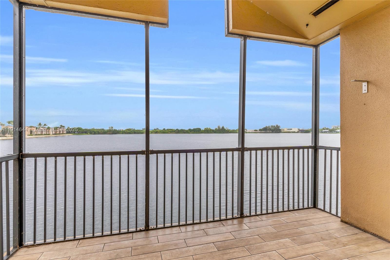 CELEBRATION POINT CONDO N - Residential