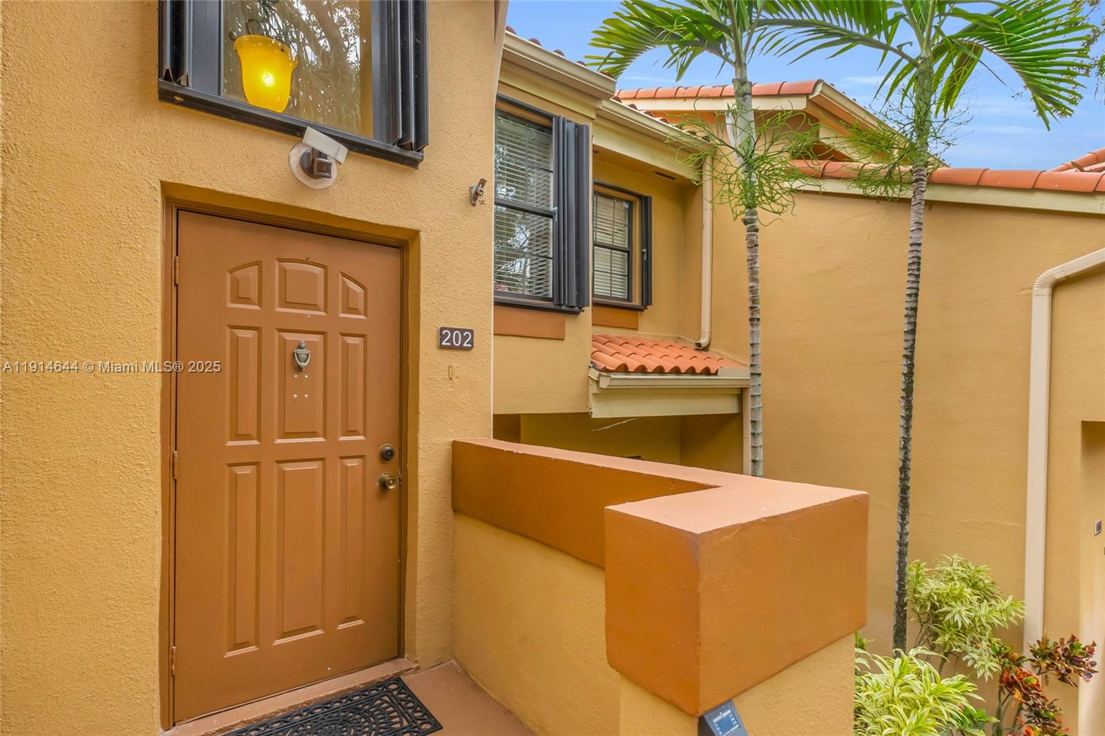 15563 N Miami Lakeway N