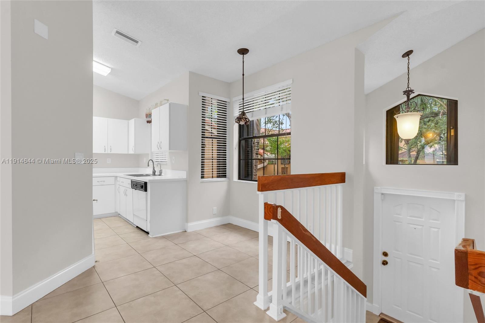 CELEBRATION POINT CONDO N - Residential