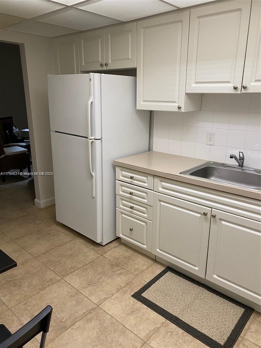 TIDES ON HOLLYWOOD BEACH - Residential Lease