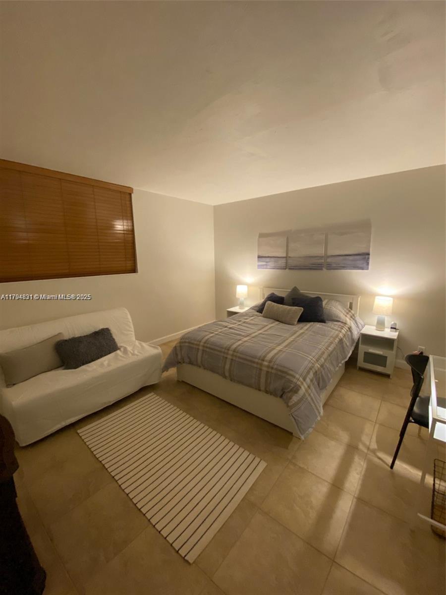 TIDES ON HOLLYWOOD BEACH - Residential Lease