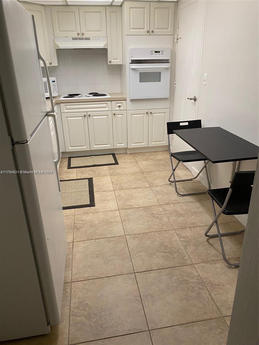 TIDES ON HOLLYWOOD BEACH - Residential Lease
