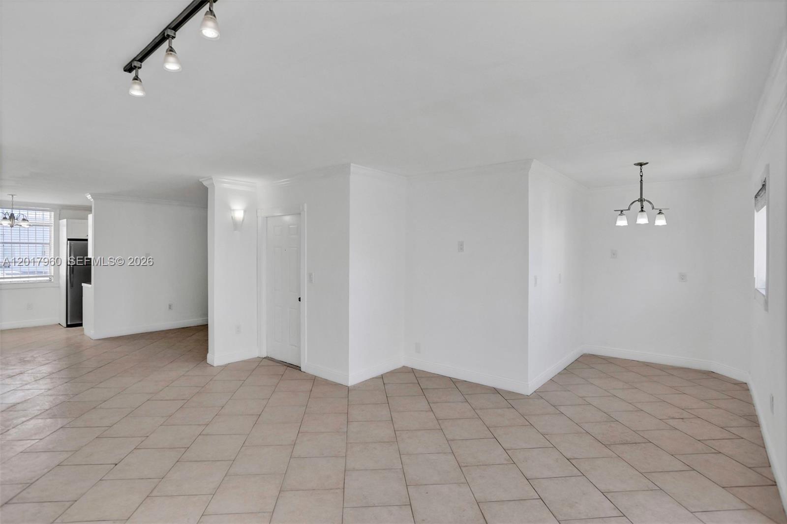 713 COLLINS CONDO - Residential Lease