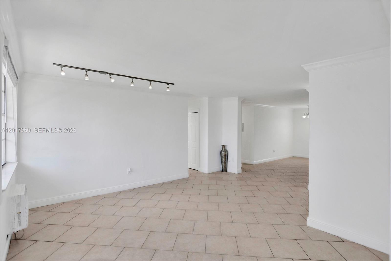 713 COLLINS CONDO - Residential Lease