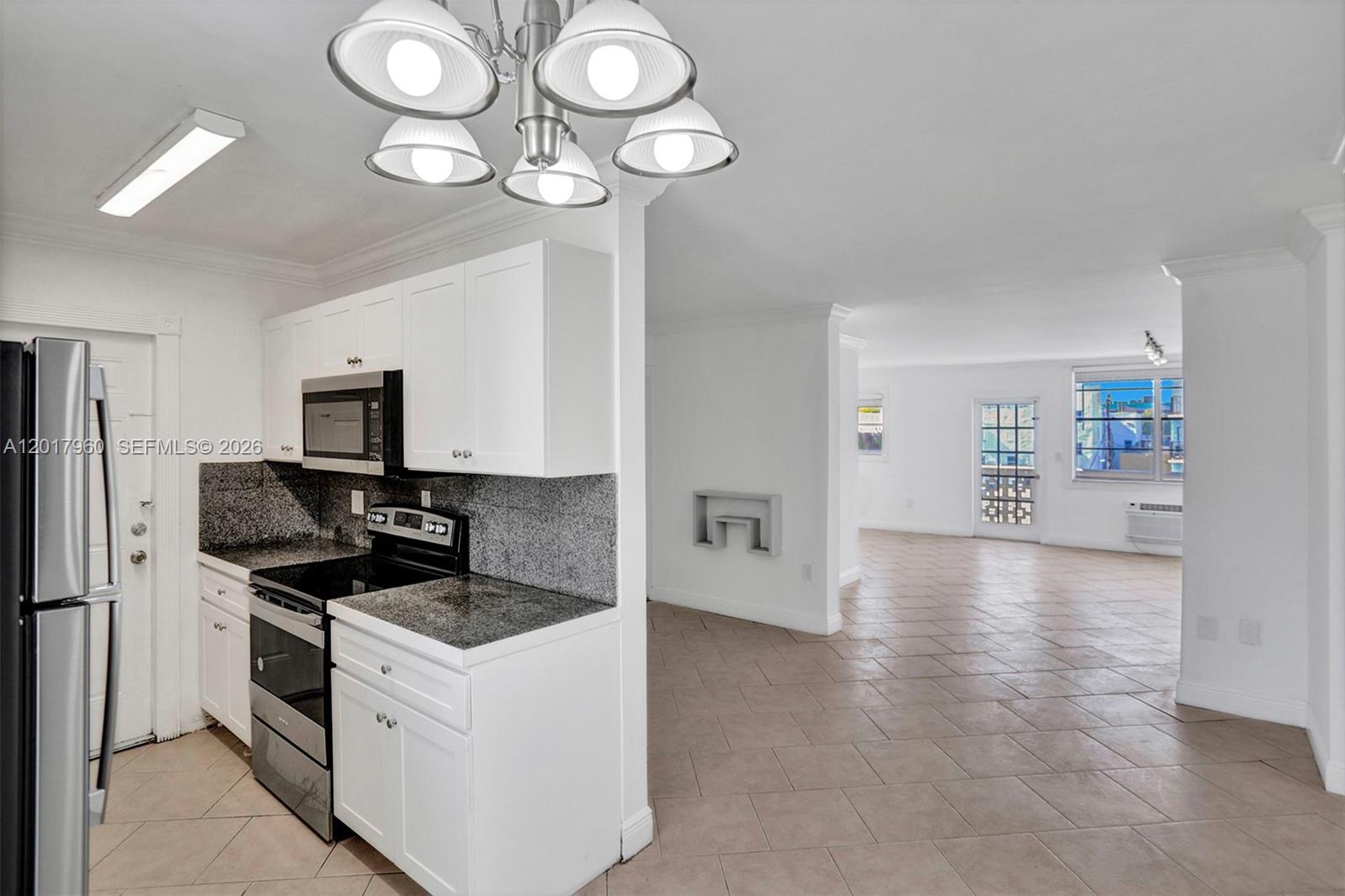 713 COLLINS CONDO - Residential Lease