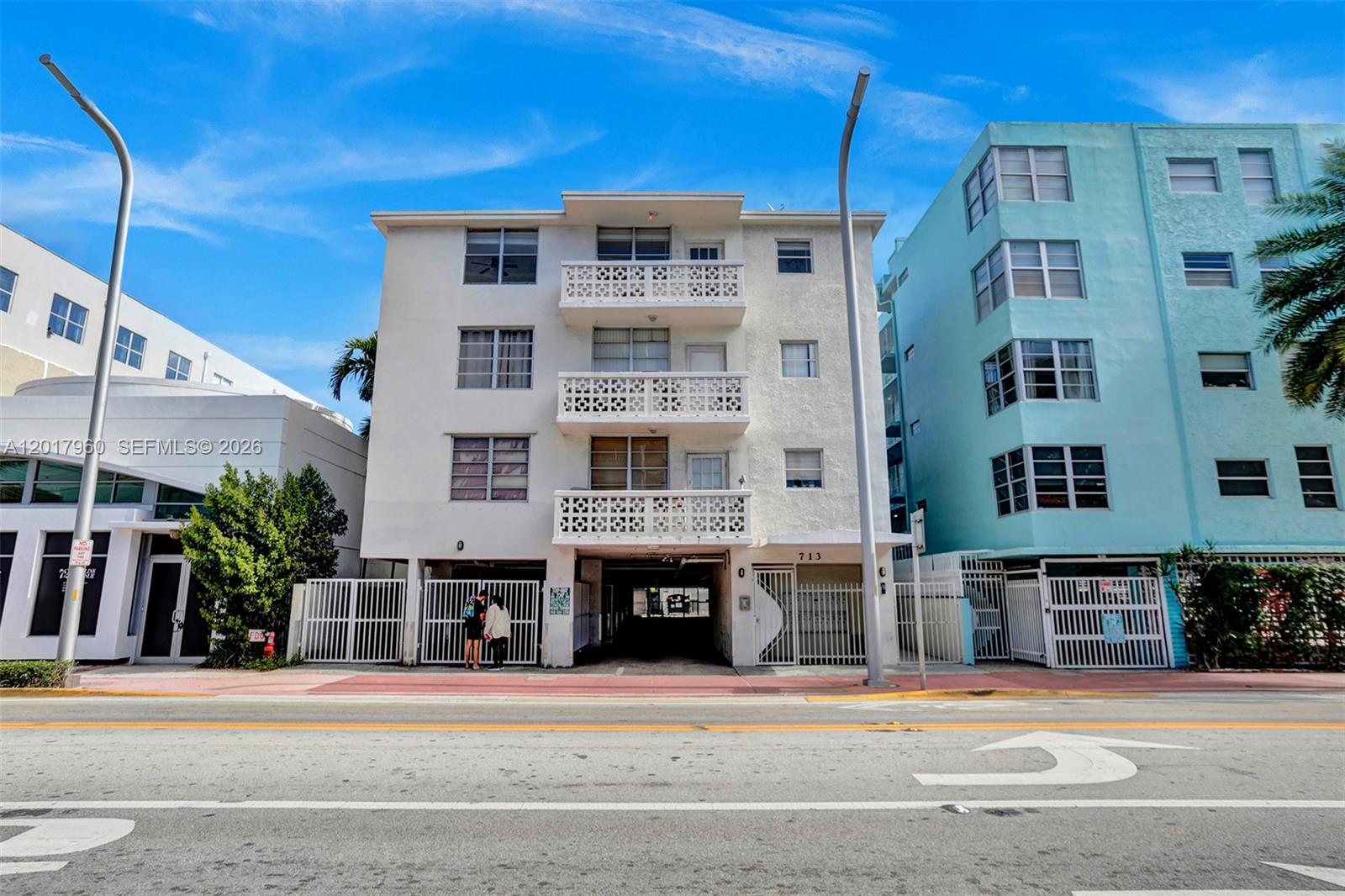 713 Collins Ave 42