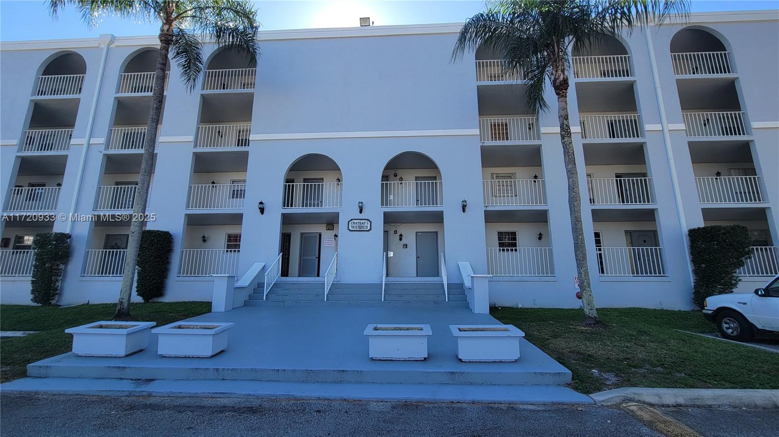 Rental Property at 7980 N French Dr 3-303, Pembroke Pines, Miami-Dade County, Florida - Bedrooms: 1 
Bathrooms: 2  - $1,650 MO.