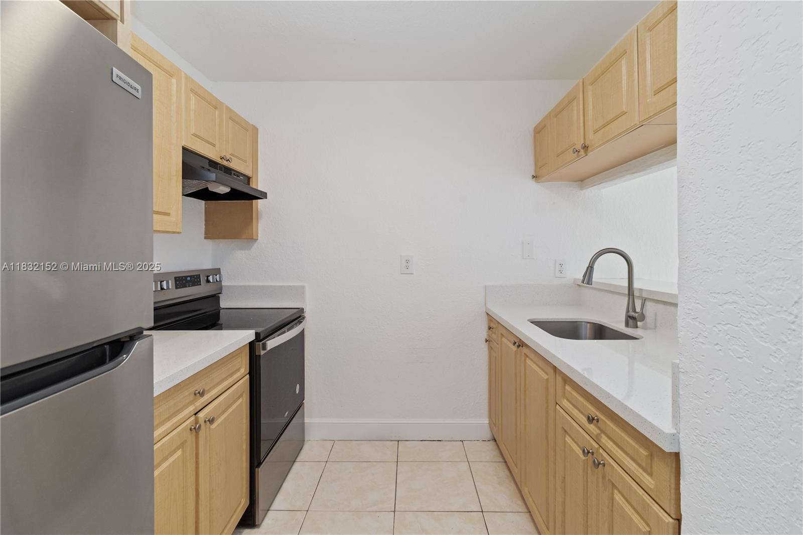 1095 W 77th St 308