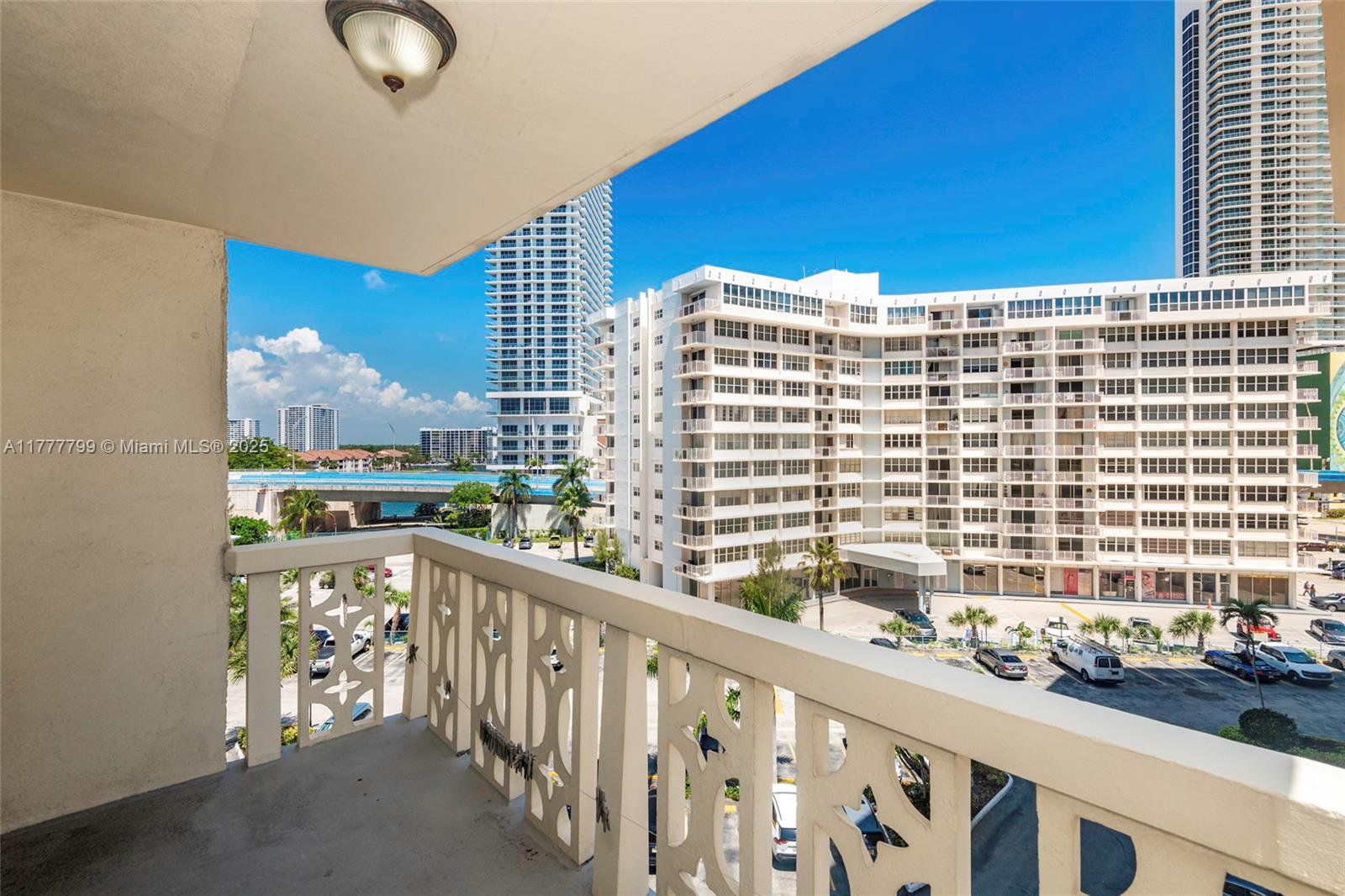 IMPERIAL TOWERS CONDO - Residential