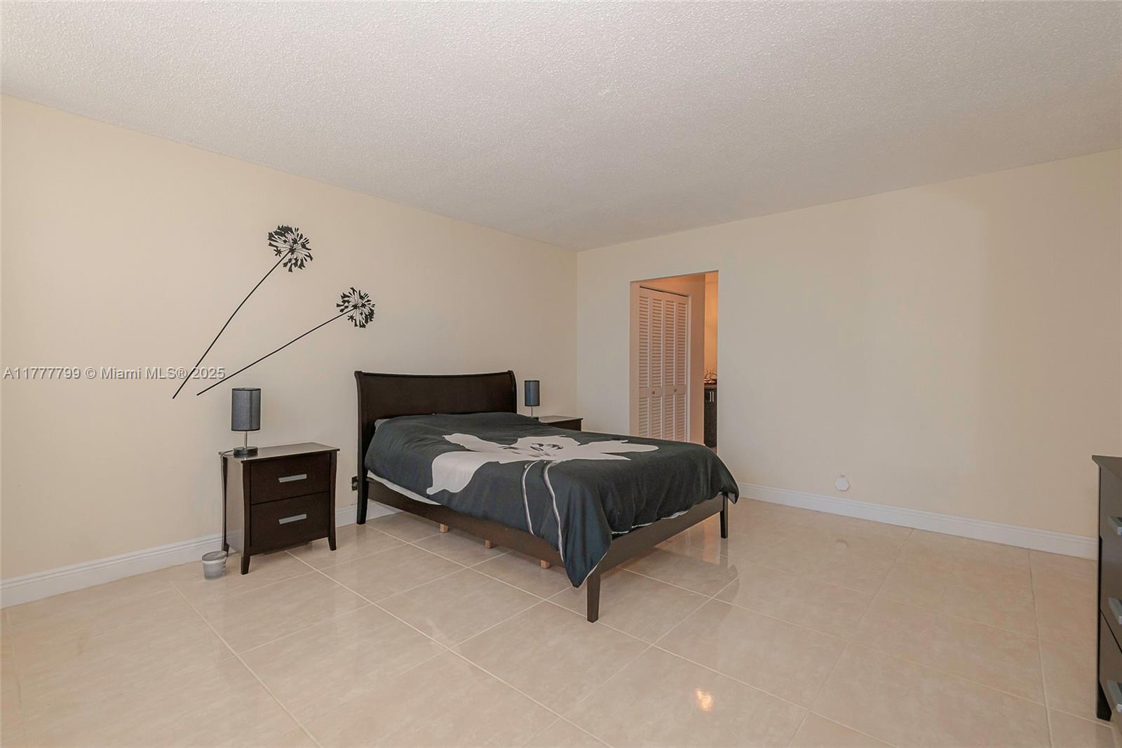 IMPERIAL TOWERS CONDO - Residential