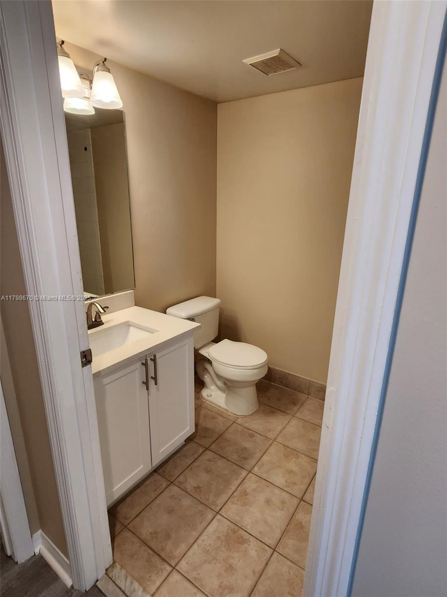 GRAND ISLES CONDO - Residential Lease