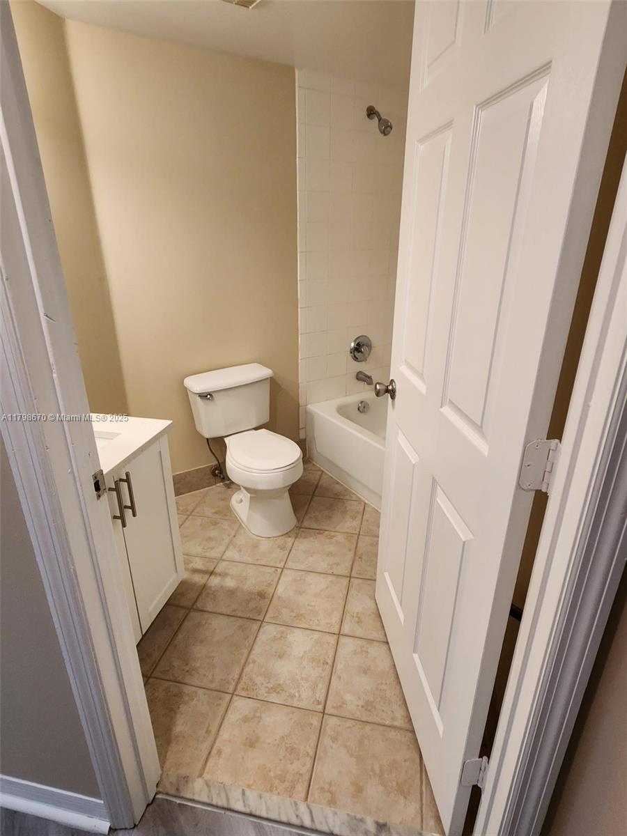 GRAND ISLES CONDO - Residential Lease