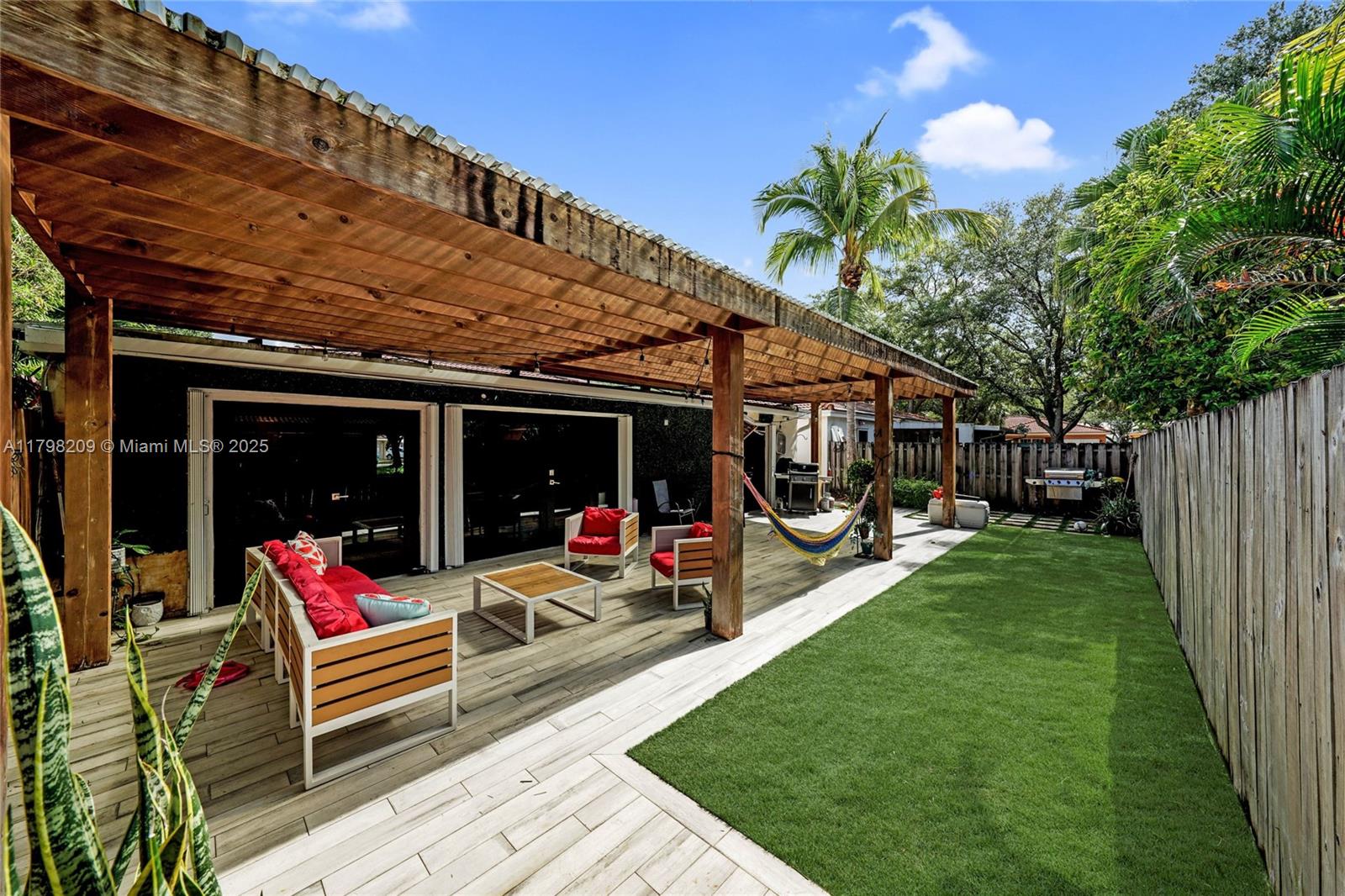 LAKES ON THE GREEN NORTH - Residential