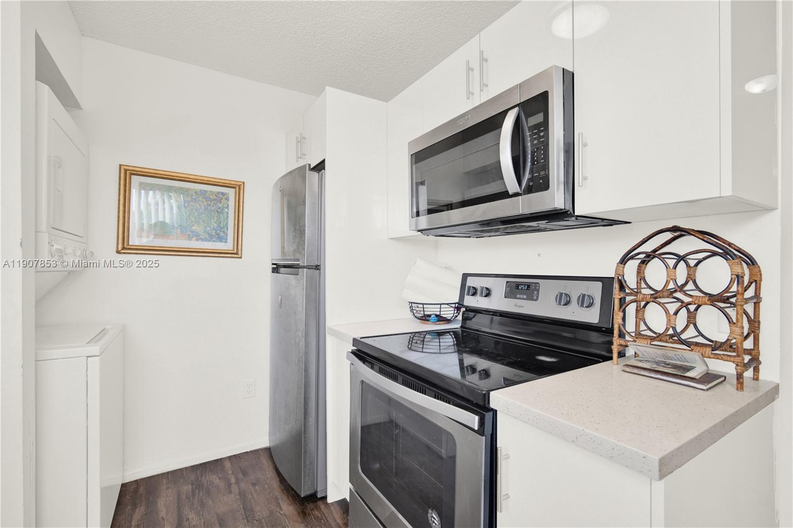 LAKESHORE CONDO I - Residential