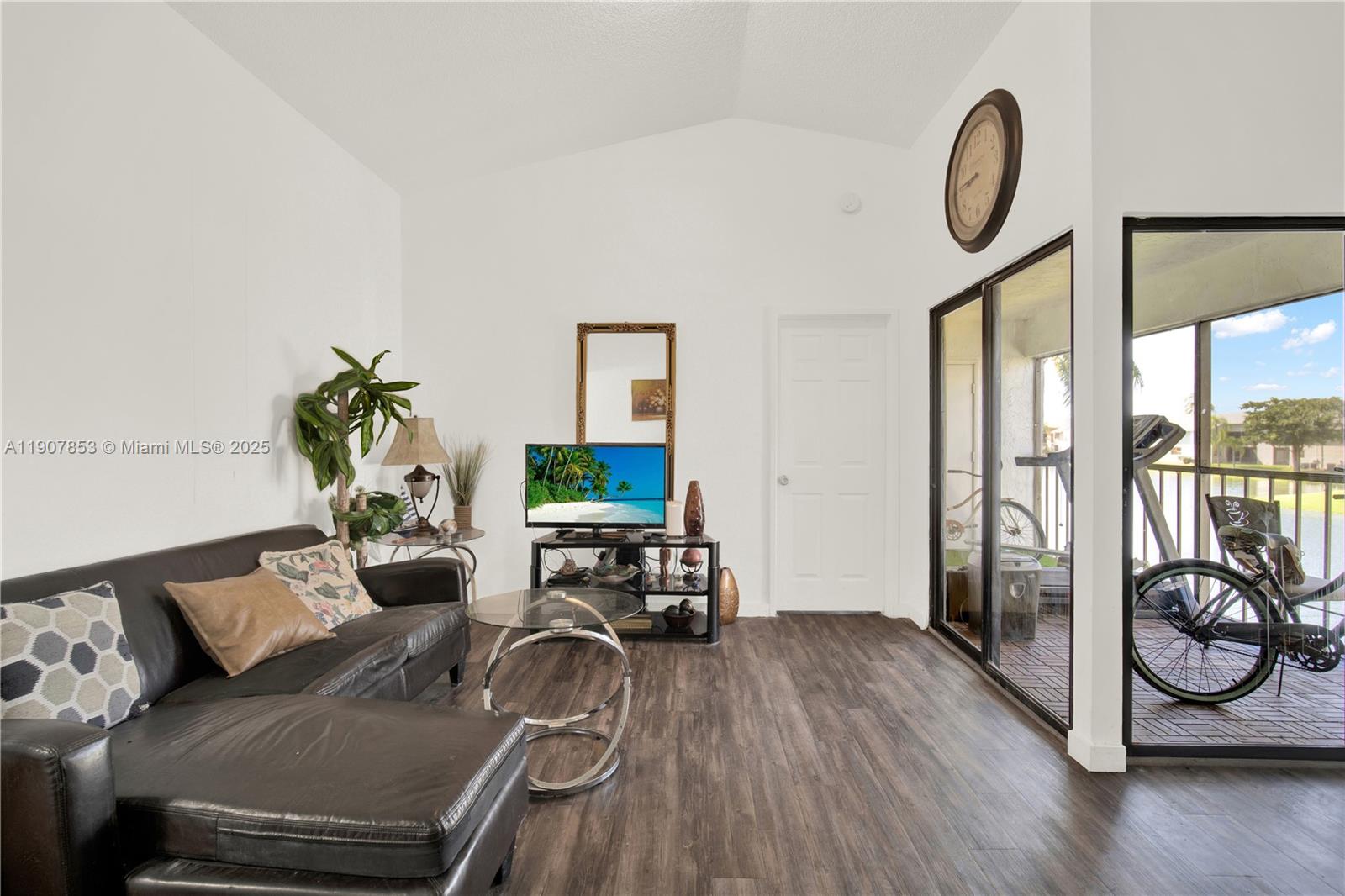 960 N Franklin Ave 960I