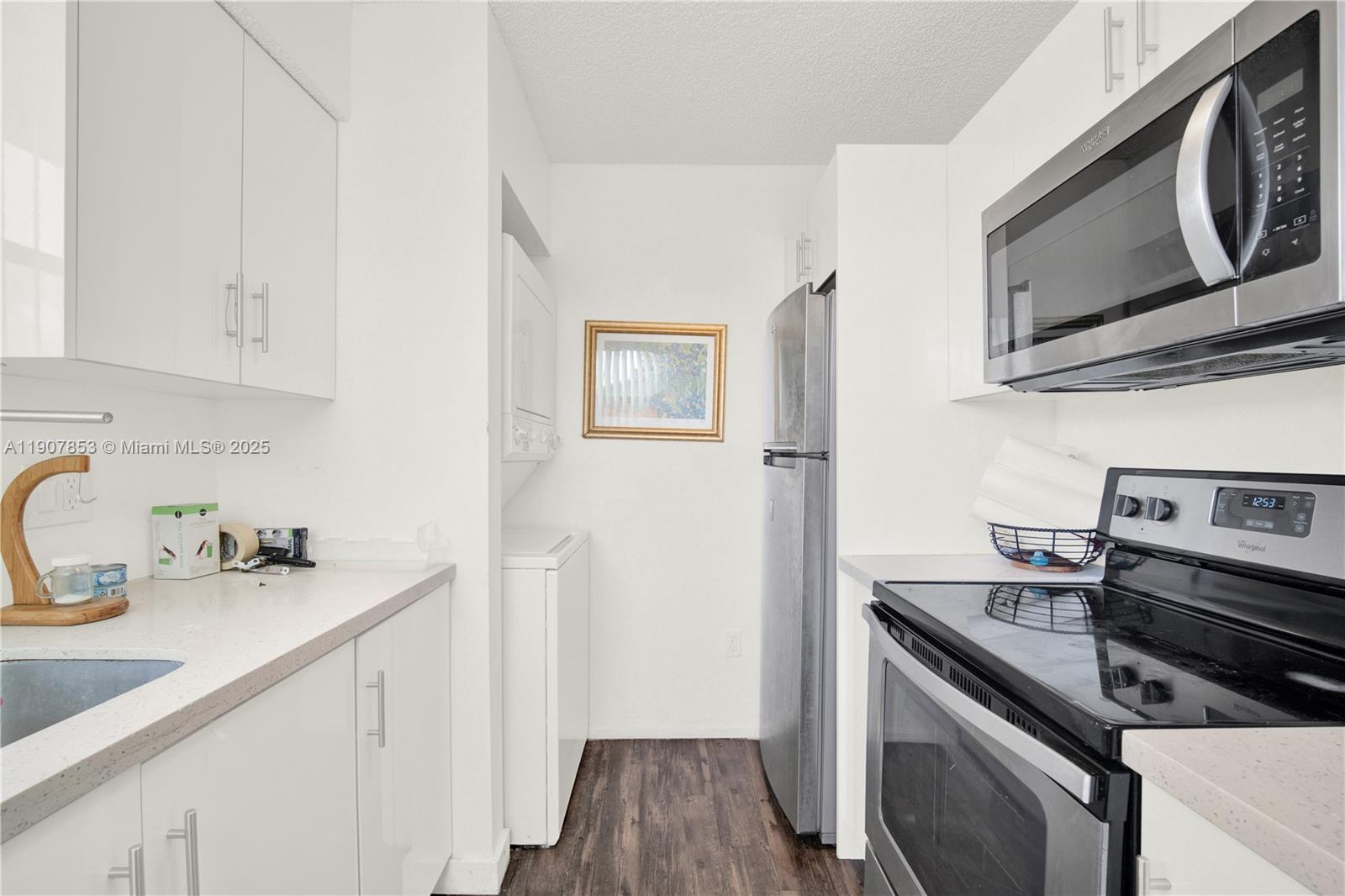 LAKESHORE CONDO I - Residential